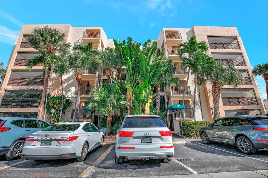 520 Orton Ave #303, Fort Lauderdale, FL 33304 - Image #2