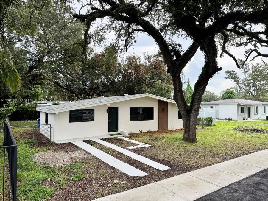 3101 NW 164th Ter, Miami Gardens, FL 33054 - Image #3