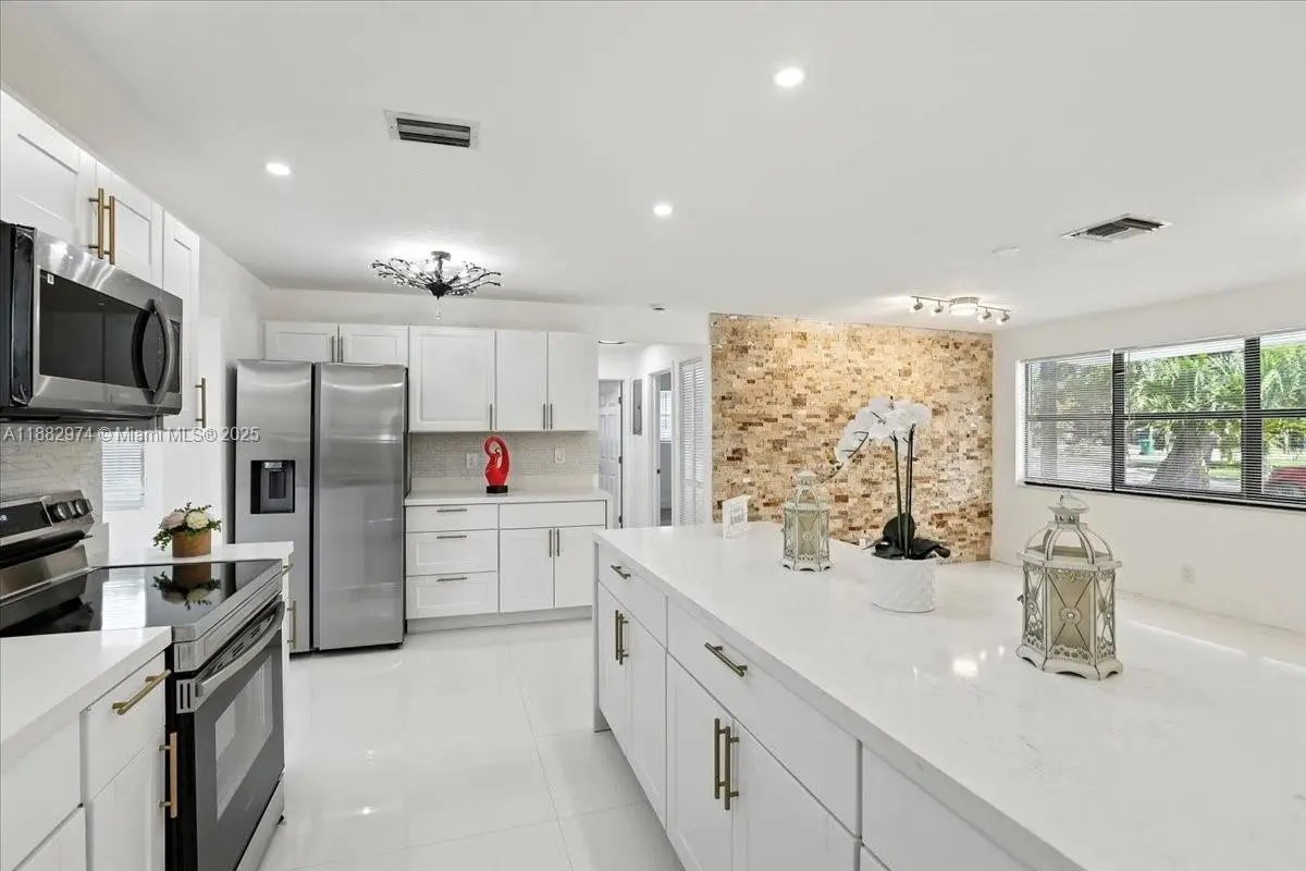 9207 SW 49th Pl, Cooper City, FL 33328 - Image #1