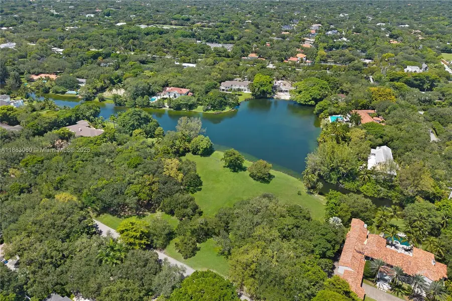 10600 Lakeside Dr, Coral Gables, FL 33156 - Image #2