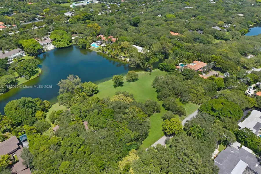 10600 Lakeside Dr, Coral Gables, FL 33156 - Image #3