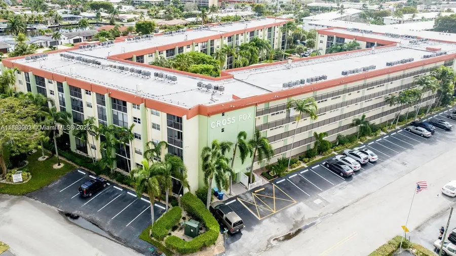 5300 NE 24th Ter #422C, Fort Lauderdale, FL 33308 - Image #2