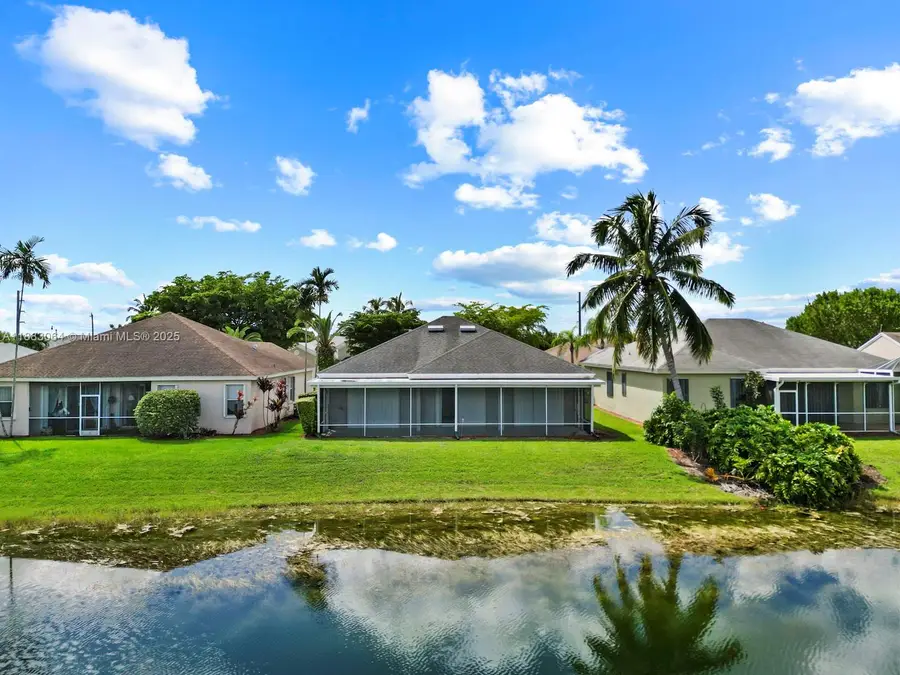 2415 SE 7th Pl, Homestead, FL 33033 - Image #2