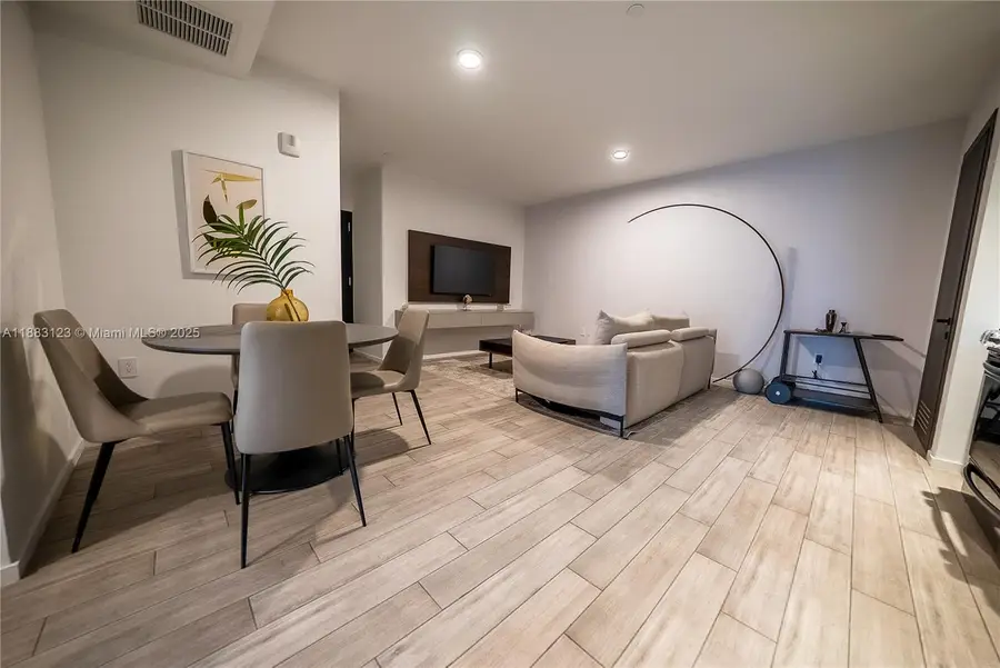 398 NE 5th St #1615, Miami, FL 33132 - Image #2