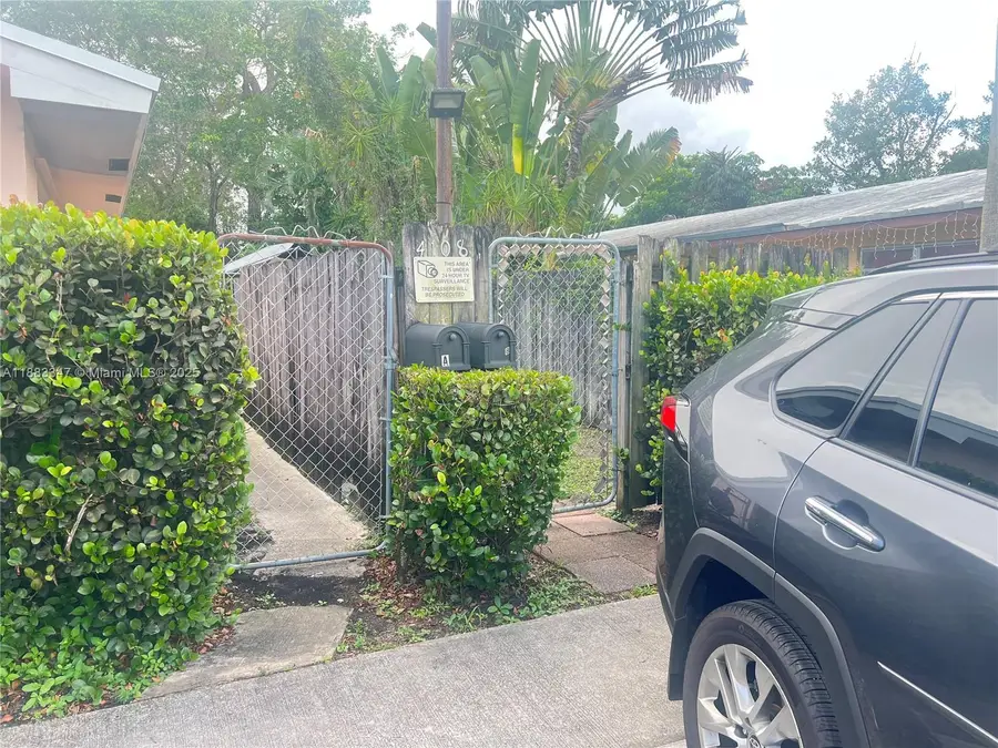4108 SW 22nd St, Fort Lauderdale, FL 33317 - Image #3