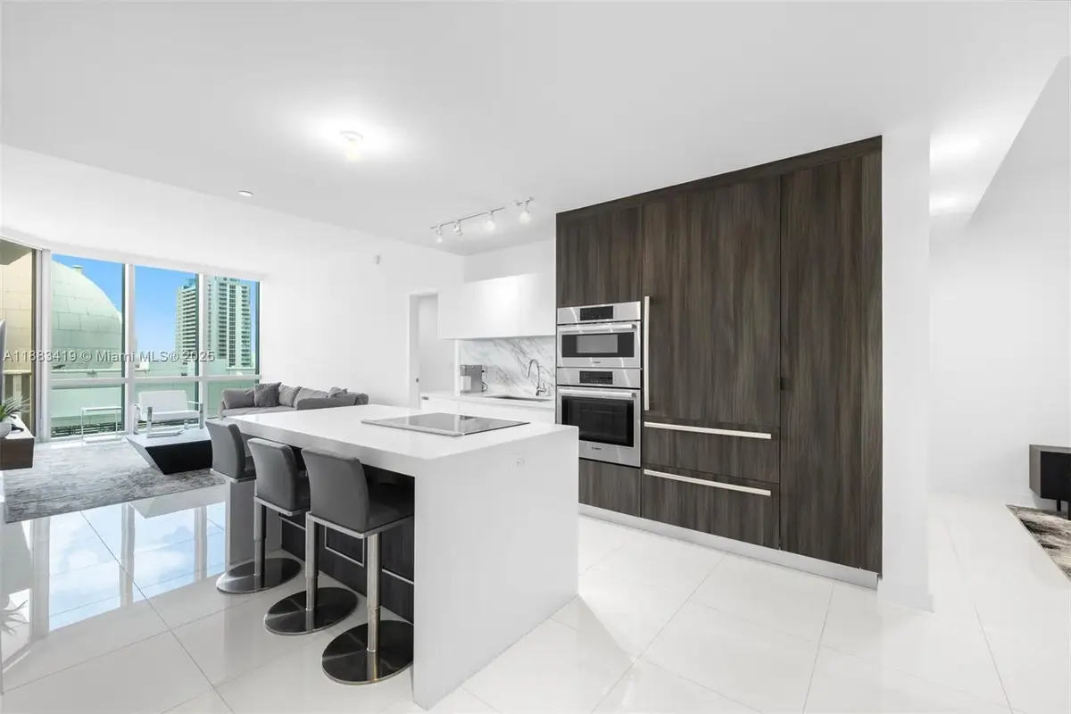 851 NE 1st Ave #1008, Miami, FL 33132 - Image #1