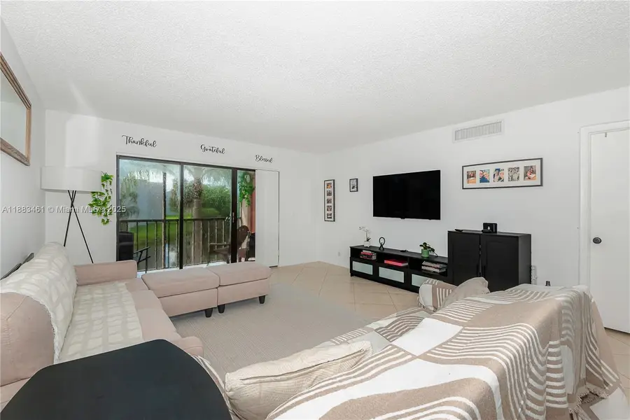 150 Lakeview Dr #205, Weston, FL 33326 - Image #3