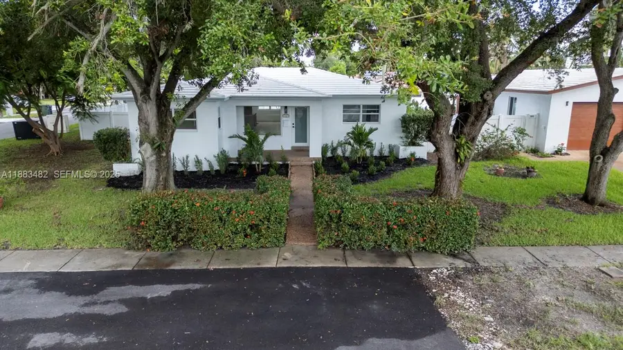 327 SE 2nd Ave, Dania Beach, FL 33004 - Image #2