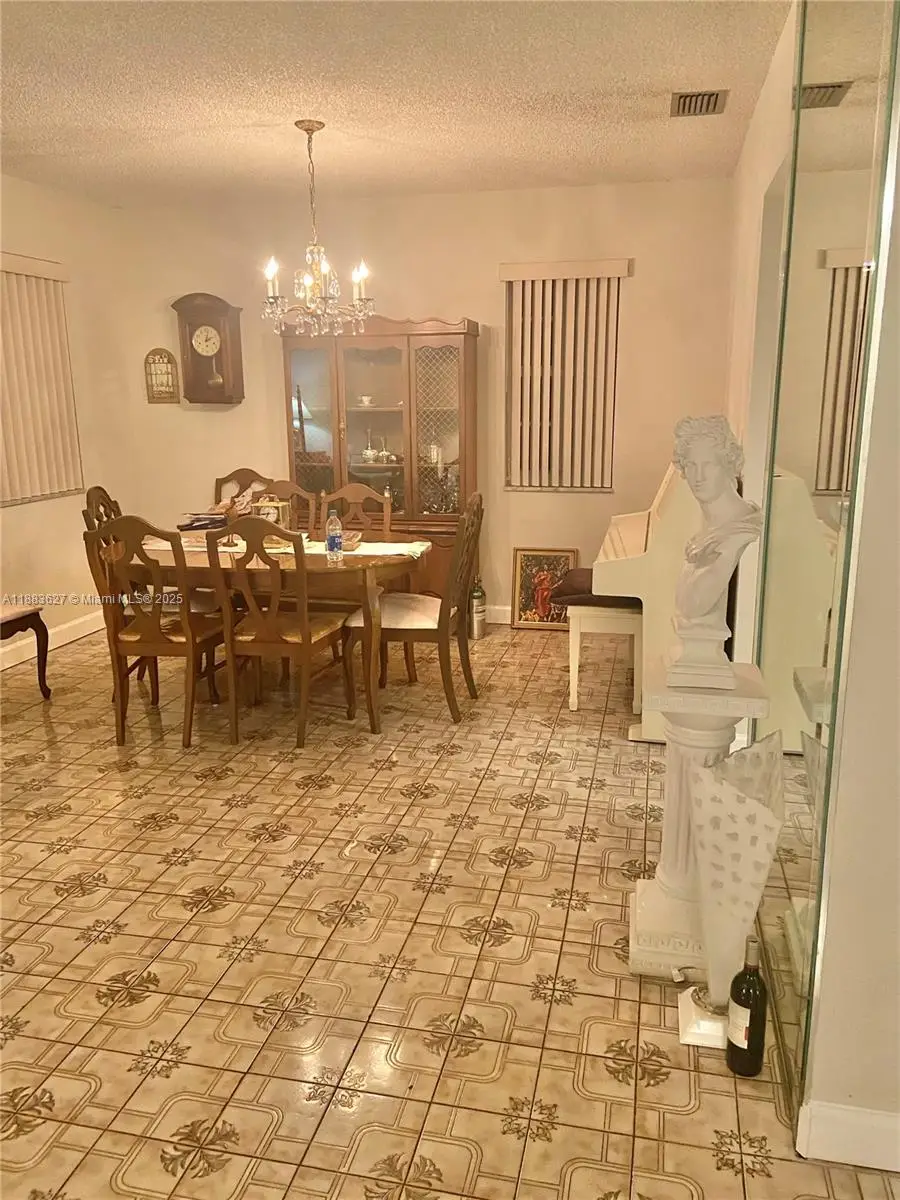 8947 SW 12th St, Miami, FL 33174 - Image #3