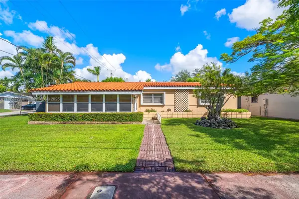 995 S Shore Dr, Miami Beach, FL 33141