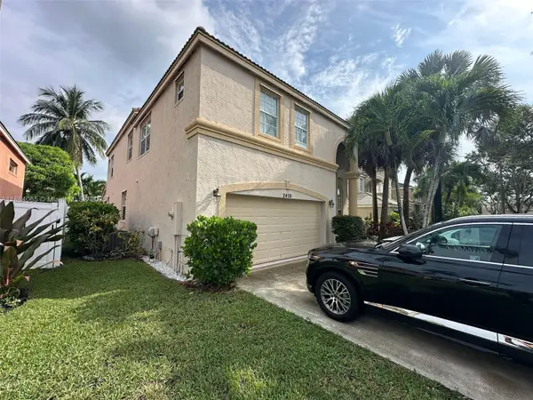 2470 Westmont Ln, Royal Palm Beach, FL 33411