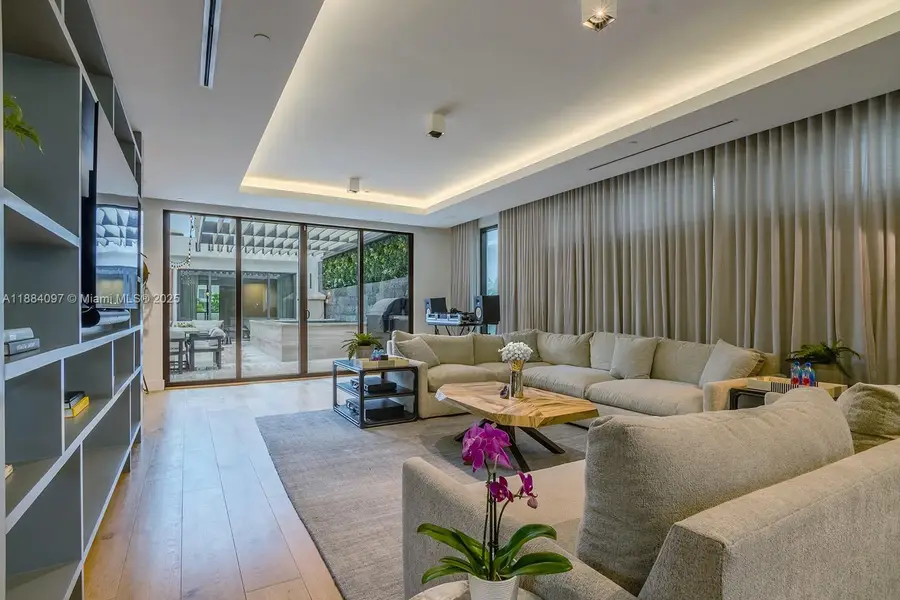 350 Meridian Ave #PH, Miami Beach, FL 33139 - Image #2