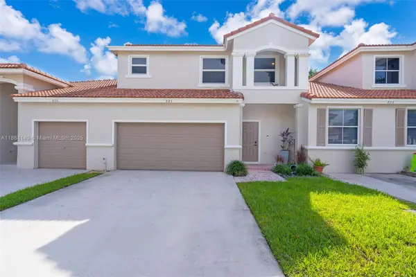 845 NW 132nd Ave, Pembroke Pines, FL 33028