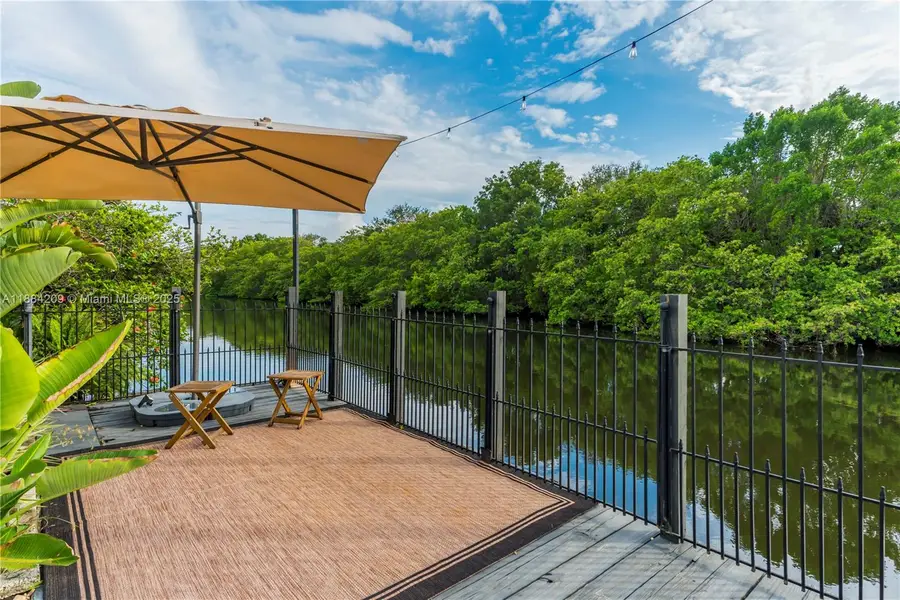 1672 NW 36th Ct, Oakland Park, FL 33309 - Image #2