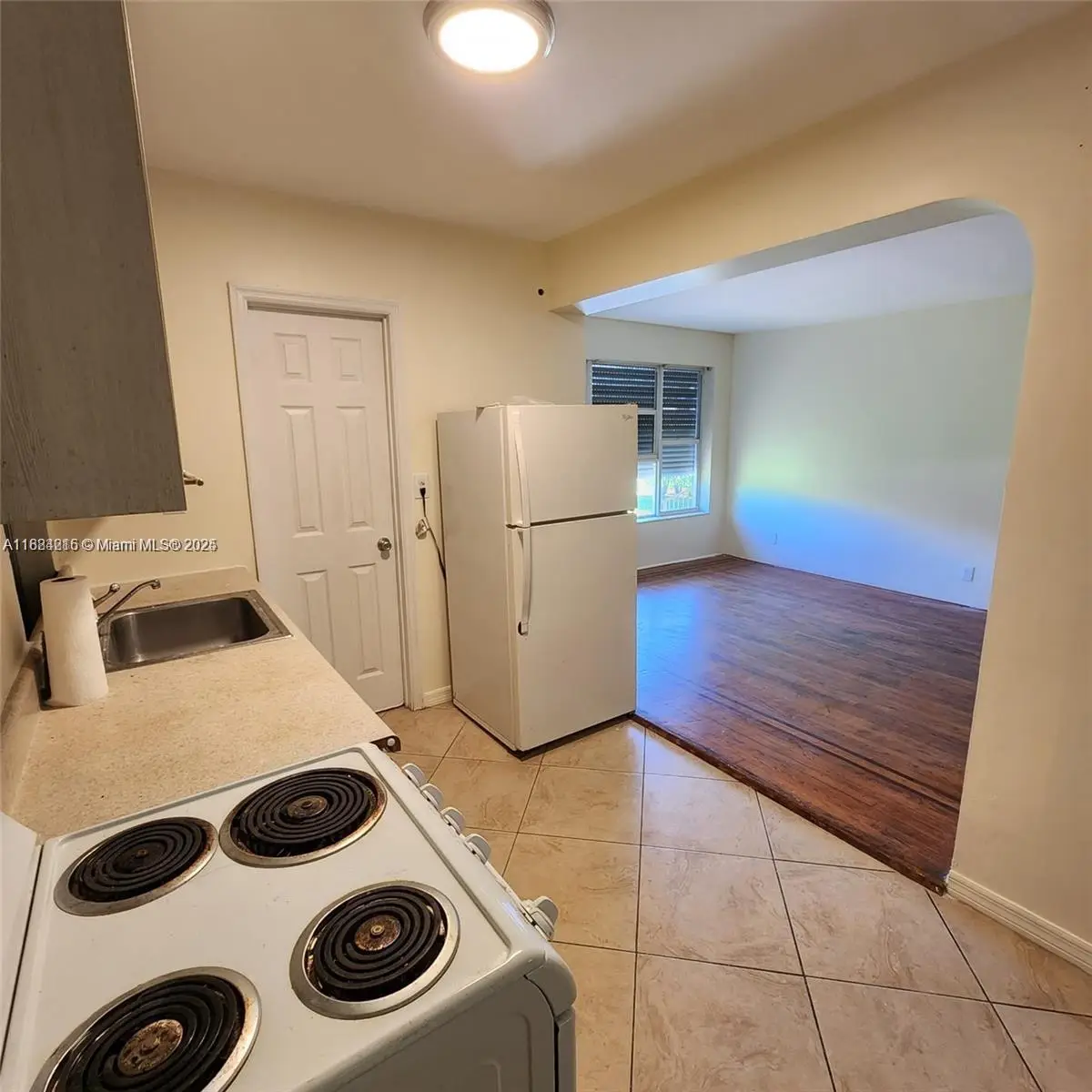 1843 Wiley St, Hollywood, FL 33020 - Image #1