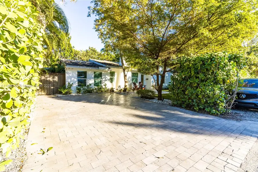 744 NE 16th Ave, Fort Lauderdale, FL 33304 - Image #2