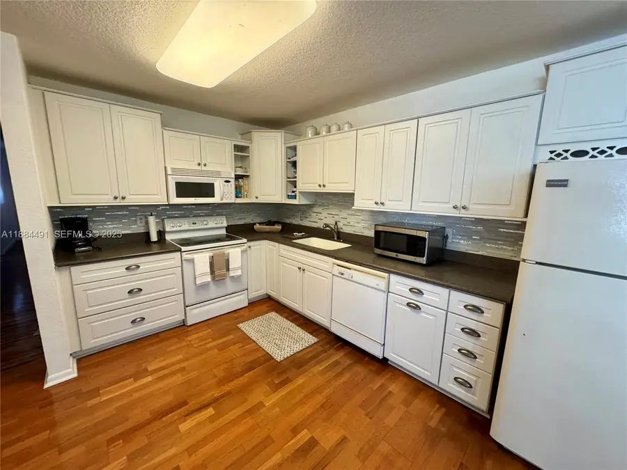 4140 NW 110th Ave, Coral Springs, FL 33065 - Image #2