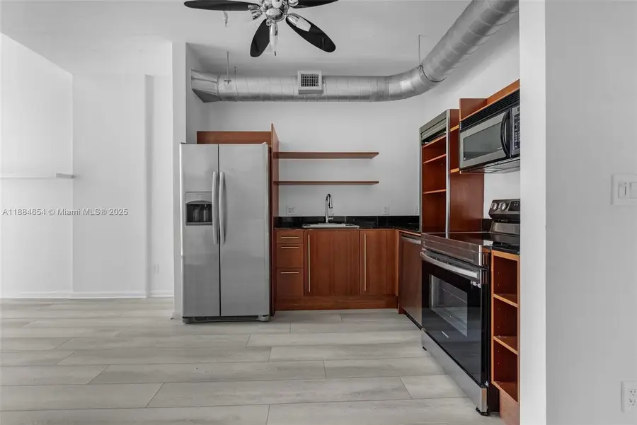 690 Sw 1 Ct #PHII 19, Miami, FL 33130 - Image #3