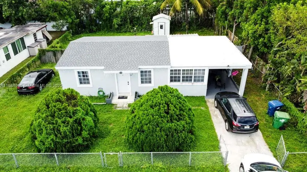 18040 NW 2nd Ct, Miami Gardens, FL 33169 - Image #1