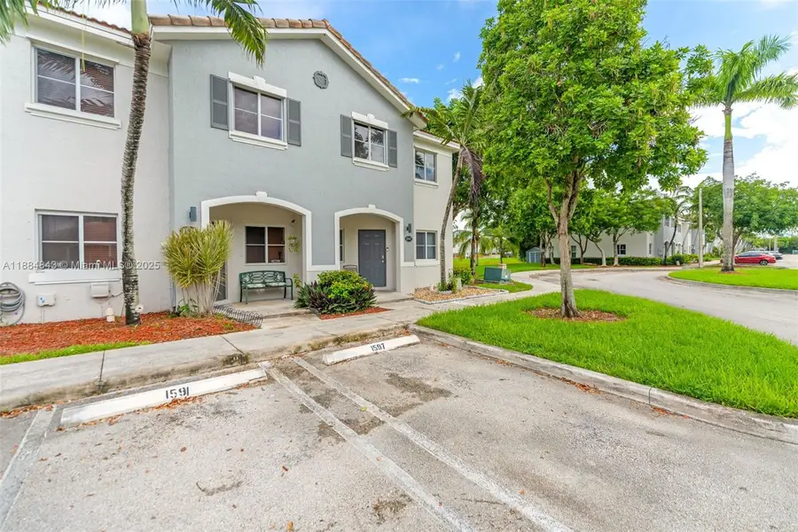 1597 SE 31st Ct, Homestead, FL 33035 - Image #2