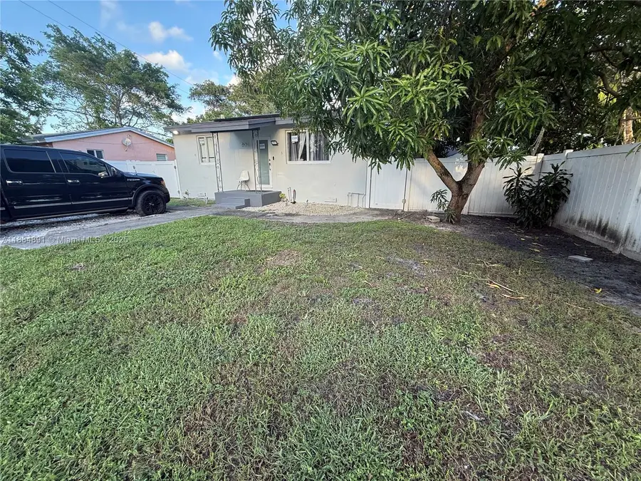 2651 SW 62nd Ave, Miramar, FL 33023 - Image #2