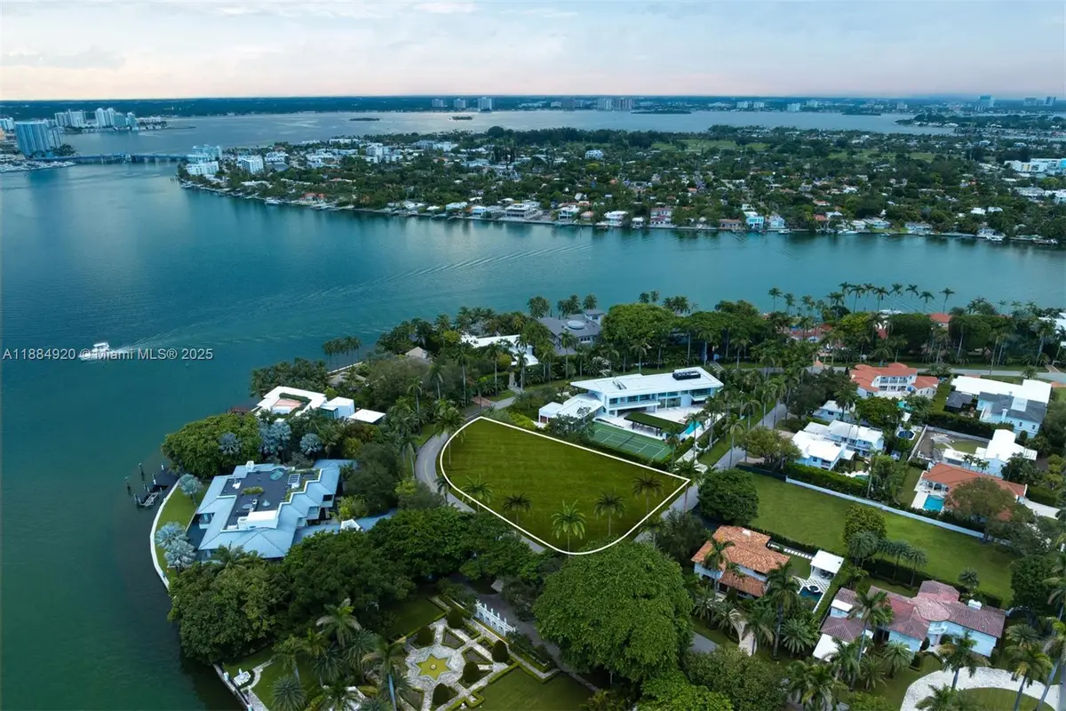 31 La Gorce Cir, Miami Beach, FL 33141 - Image #1