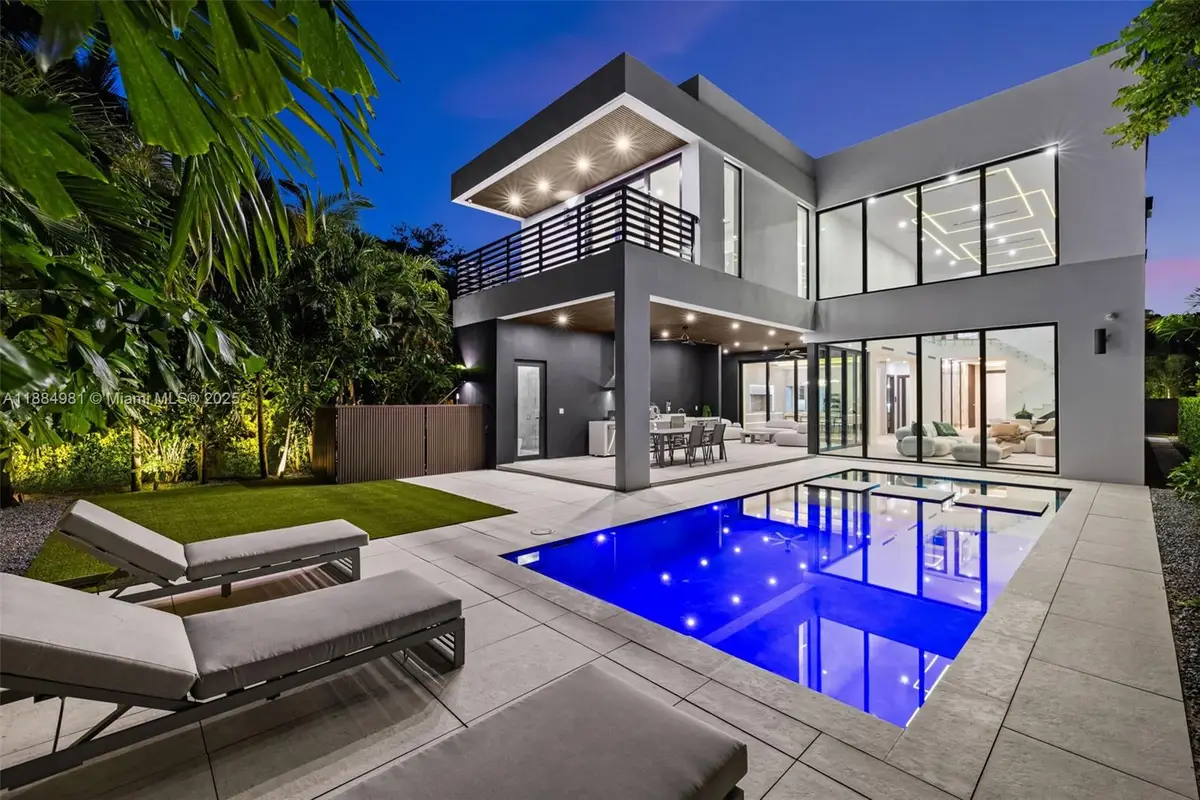 260 NW 49th St, Miami, FL 33127 - Image #1