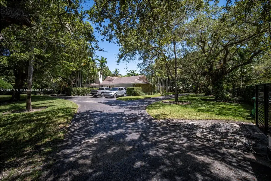 11905 SW 67th Ave, Pinecrest, FL 33156 - Image #3