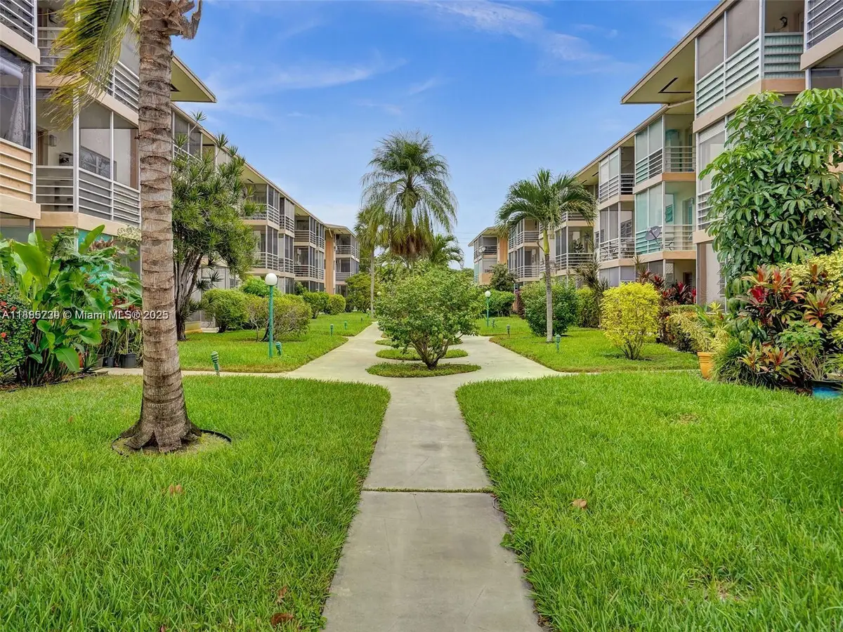 1395 NE 167th St #315, Miami, FL 33162 - Image #1