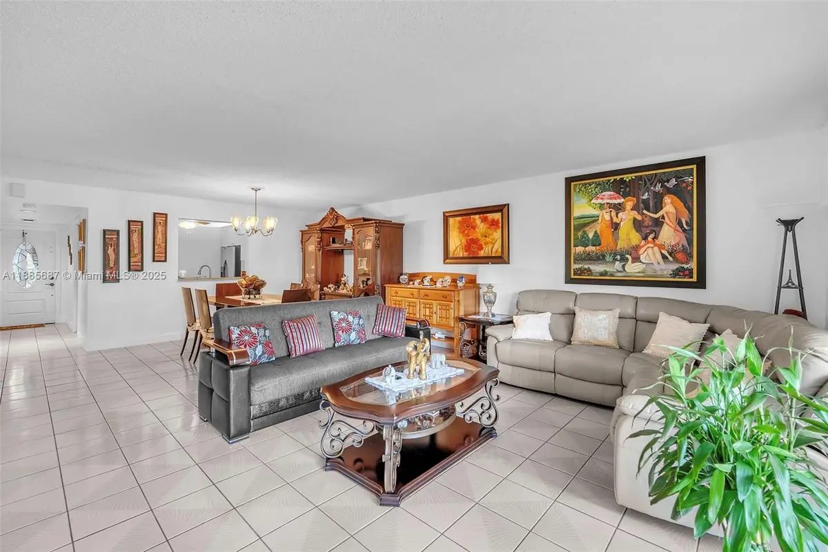 150 S Hollybrook Ter #101, Pembroke Pines, FL 33025 - Image #1