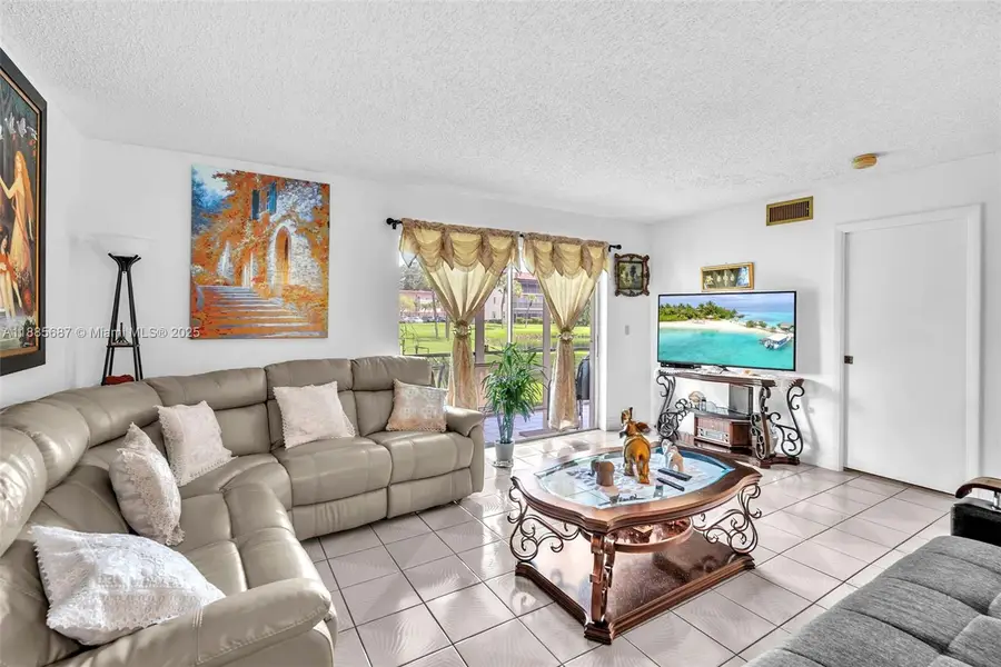 150 S Hollybrook Ter #101, Pembroke Pines, FL 33025 - Image #2