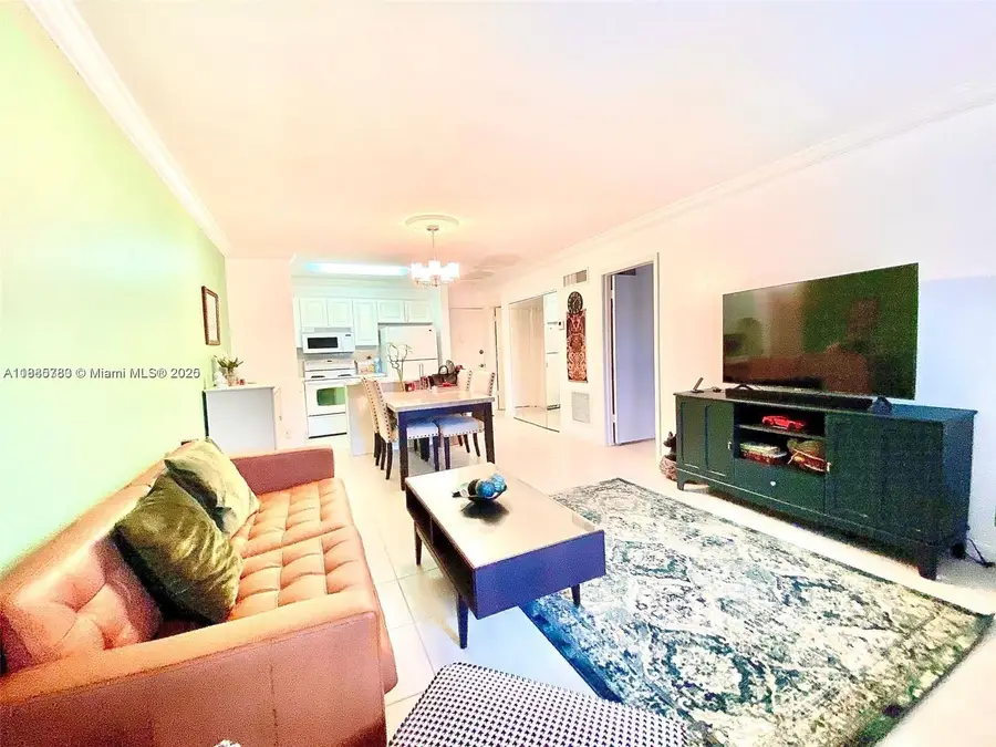 1520 Mckinley St #216E, Hollywood, FL 33020 - Image #2