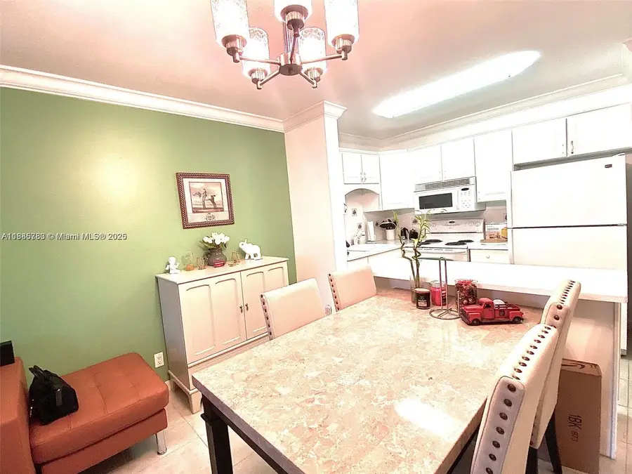 1520 Mckinley St #216E, Hollywood, FL 33020 - Image #3