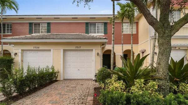 7717 Paddock Pl, Davie, FL 33328