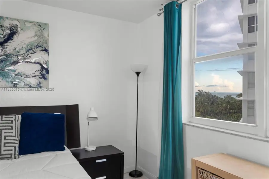 5001 Collins Ave #5E, Miami Beach, FL 33140 - Image #2