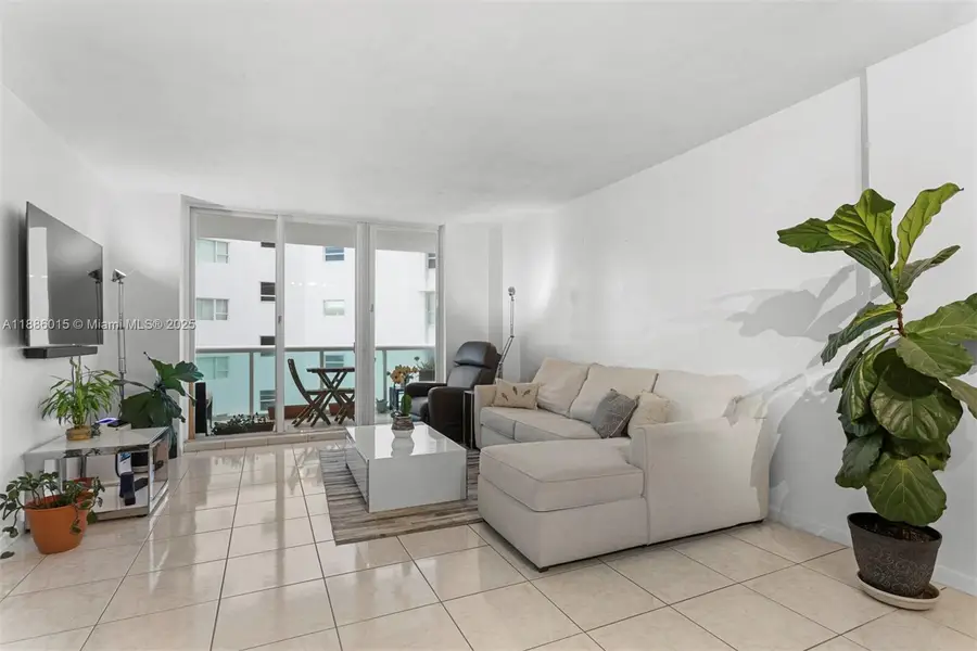 5001 Collins Ave #5E, Miami Beach, FL 33140 - Image #3