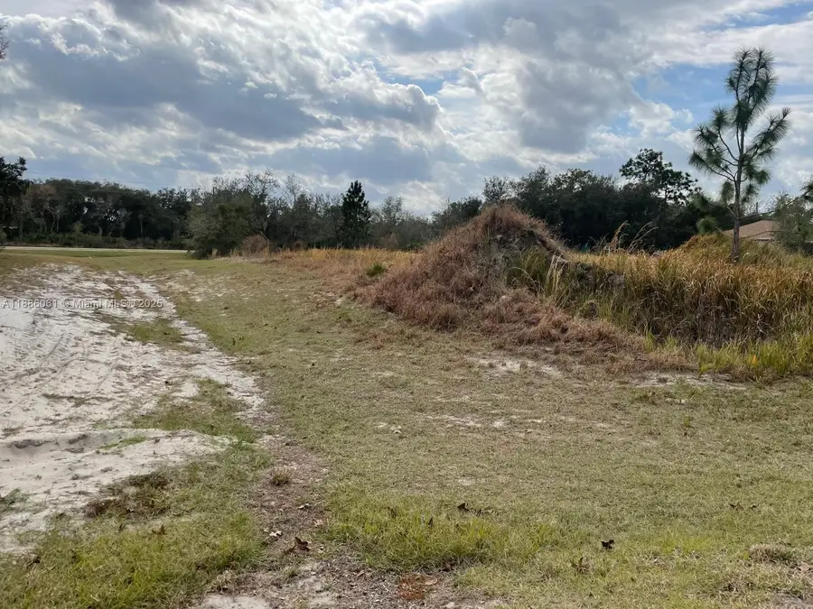 531 St Johns Ct, Kissimmee, Fl 34759, Poinciana, FL 34759 - #3