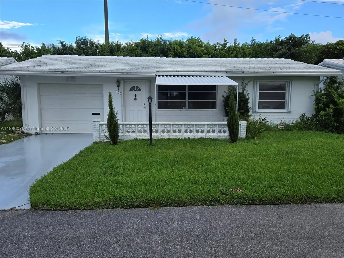 600 SW 8th Pl, Boynton Beach, FL 33426 - Image #1