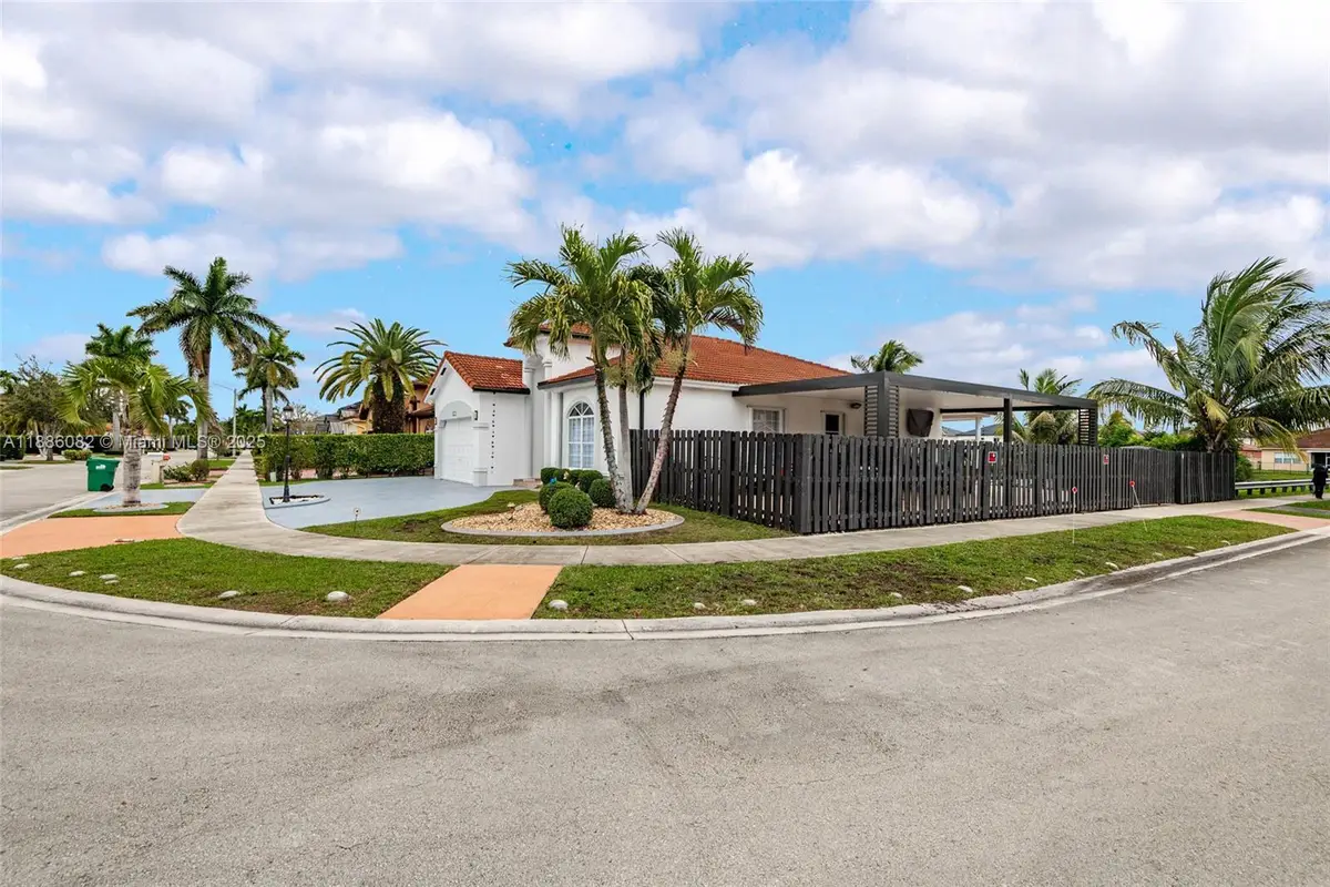 2911 SW 149th Pl, Miami, FL 33185 - Image #1