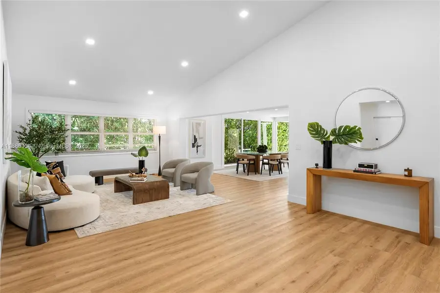 410 S Shore Dr, Miami Beach, FL 33141 - Image #2