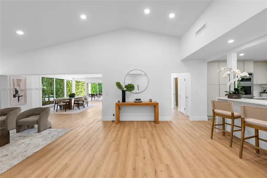 410 S Shore Dr, Miami Beach, FL 33141 - Image #3