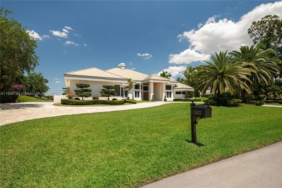 3425 Saddlebrook Ln, Weston, FL 33331 - Image #3
