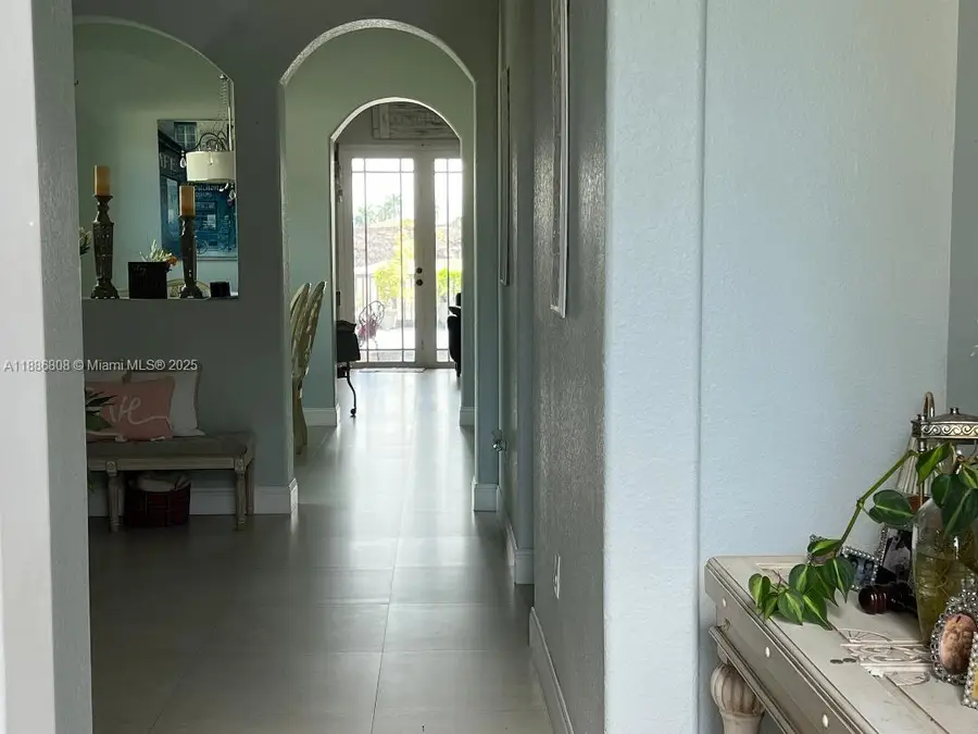 18247 NW 88th Pl, Hialeah, FL 33018 - Image #2