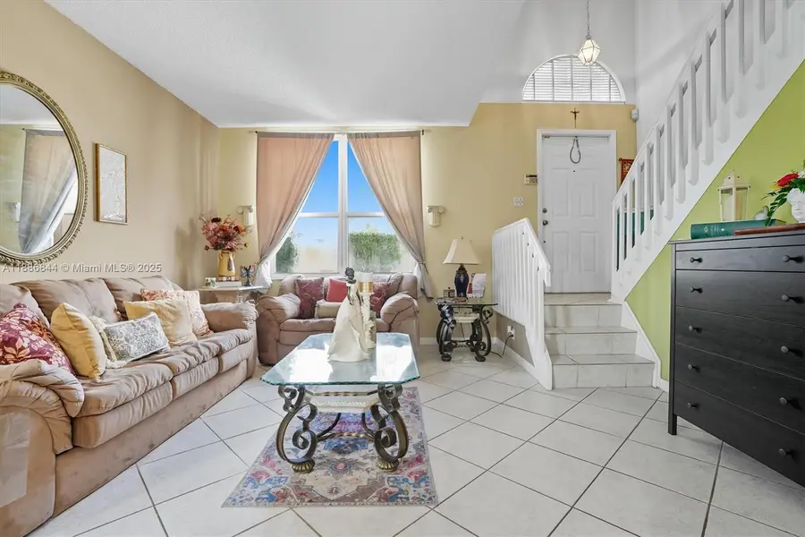 15462 NW 14th Ct, Pembroke Pines, FL 33028 - Image #2
