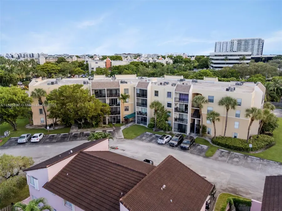 8005 Lake Dr #404, Doral, FL 33166 - Image #3
