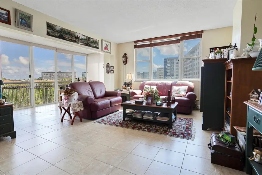 4400 Hillcrest Dr #419C, Hollywood, FL 33021 - Image #2