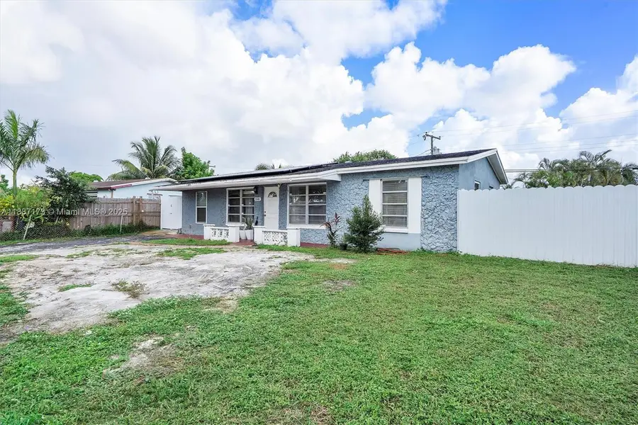 1840 NW 33rd Ter, Lauderhill, FL 33311 - #2