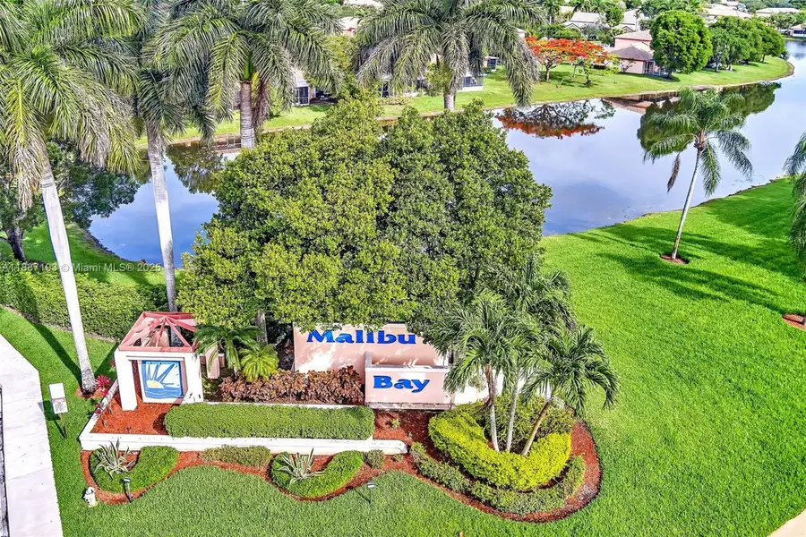 20841 NW 1st St, Pembroke Pines, FL 33029 - Image #2