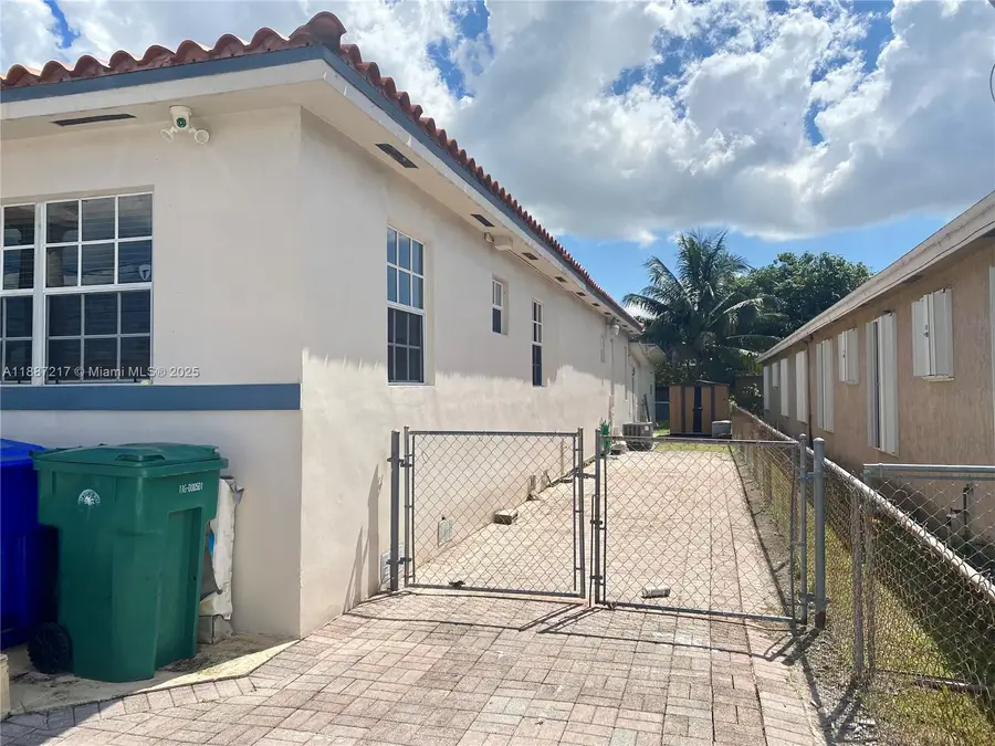 1011 NW 33rd Ave, Miami, FL 33125 - Image #2