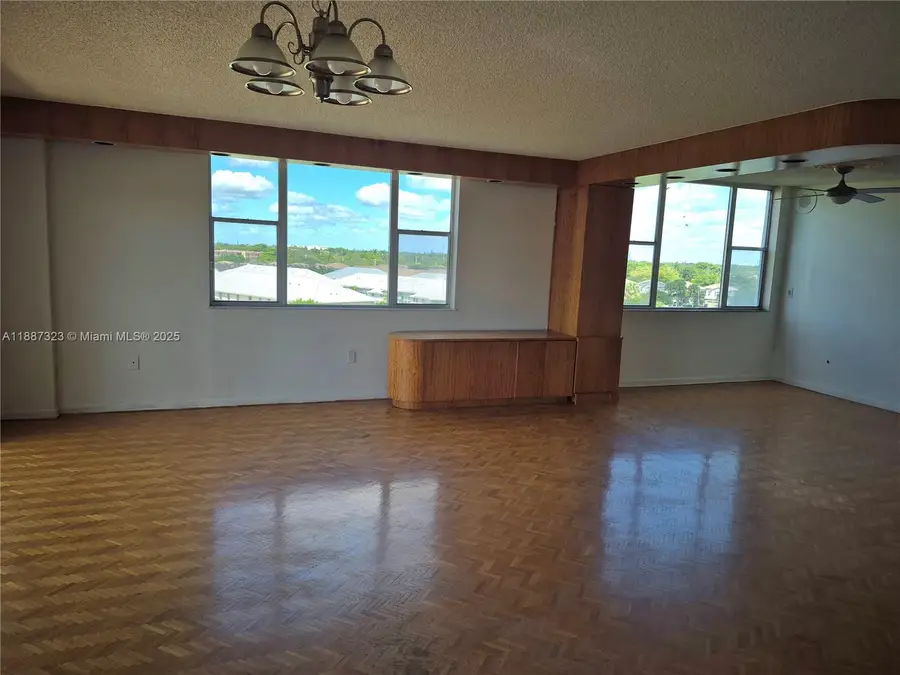 4001 Hillcrest Dr #602-4, Hollywood, FL 33021 - Image #3